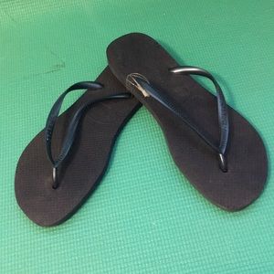 Navy blue HAVAIANAS flip flops size 9/10 women’s